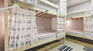 Гостиница Bookowski Hostel Арзамас Спальное место на двухъярусной кровати в общем номере для мужчин и женщин-9